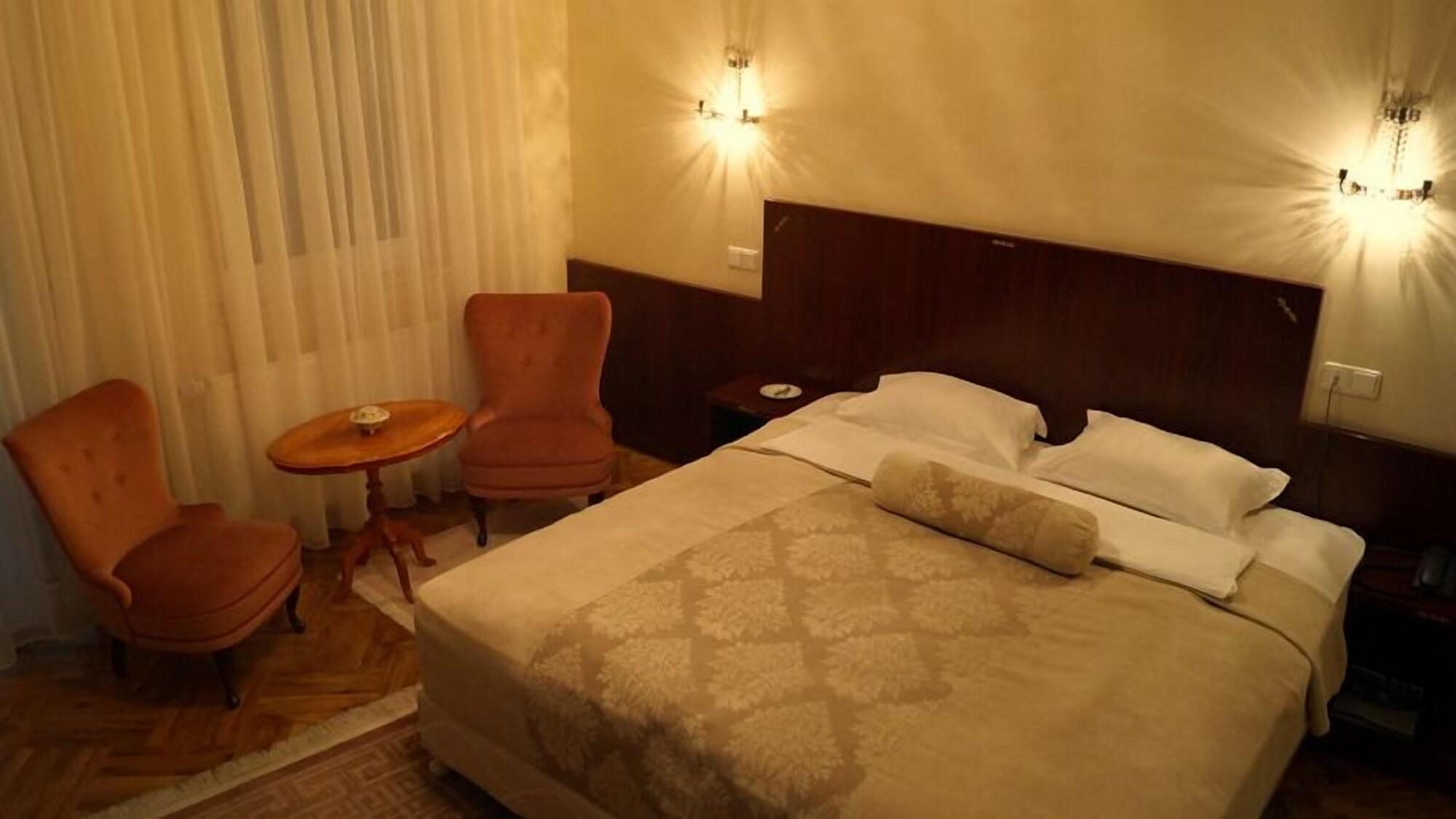 Hotel Octagon Sarajevo Exteriör bild