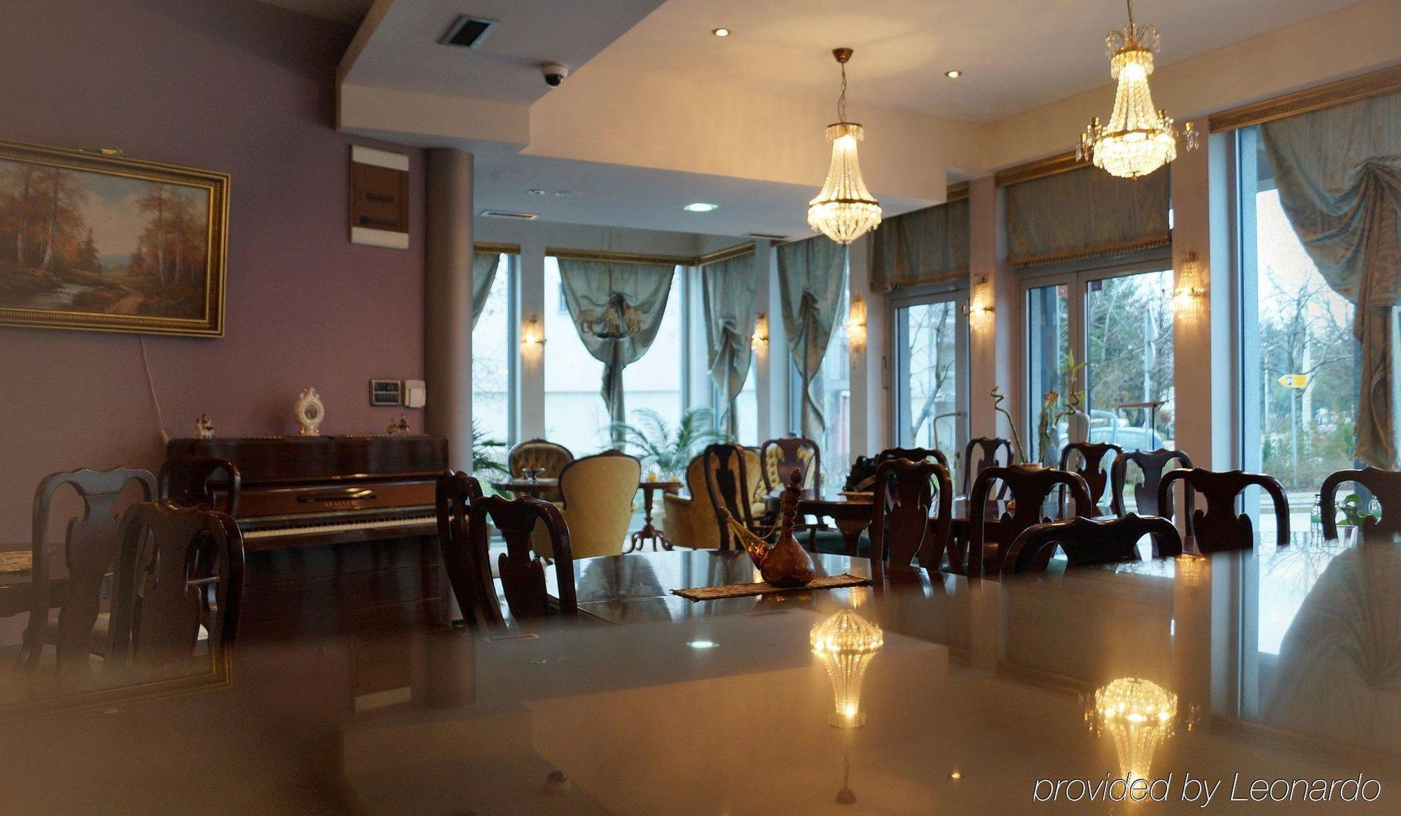 Hotel Octagon Sarajevo Exteriör bild