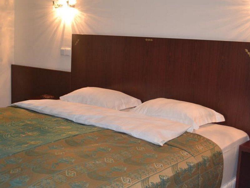 Hotel Octagon Sarajevo Exteriör bild